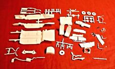 AMT 1988 Ford Mustang GT Chassis and Interior 1/25
