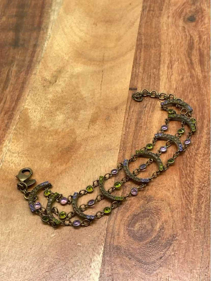 Pulsera Sorrelli de segunda mano verde y púrpura con cierre de varios hilos Foto 1 de 3