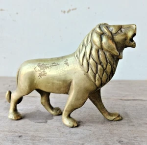 Antique Old Rare Brass Beautiful Carved Standing Lion Figure Statue Rich Patina - Picture 1 of 12