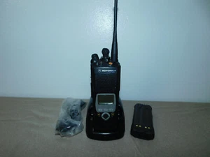 Motorola XTS5000 700/800mhz P25 Phase 1 cyfrowe trunking przenośne radio AES DES - Zdjęcie 1 z 1