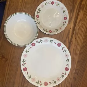 Vintage 3 Stück Corelle Vitrelle Frühling rosa Abendessen Salatteller Müslischüssel - Bild 1 von 5