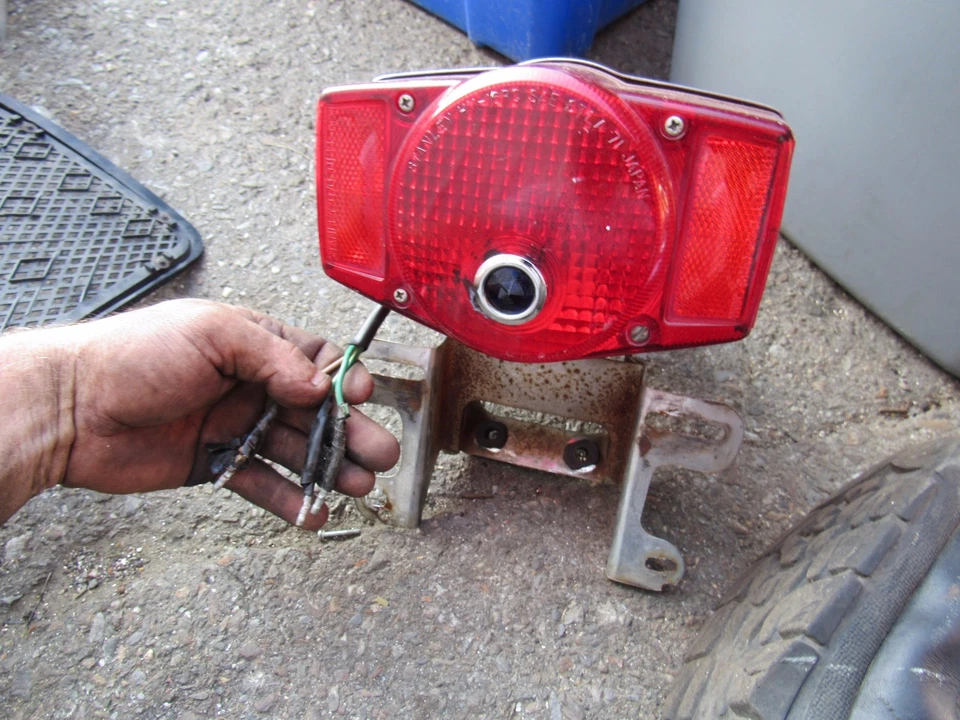 Luz trasera freno honda gl1000 goldwing 1976 Foto 1 de 1