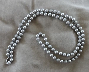 COLLAR DE COLECCIÓN FIRMADO MONET GRIS PLATA IMITACIÓN PERLA 34" NO PLÁSTICO - Imagen 1 de 12