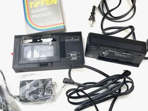 JVC GR-65U Camcorder ZUBEHÖRPAKET. Ladegerät, Bandadapter, Netzteil, Tape - Bild 1 von 3