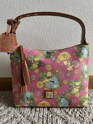 Disney Parks Dooney & Bourke “WINNIE THE POOH” Llave Mágica - Bolso Hobo - Nuevo con Etiquetas Foto 1 de 4