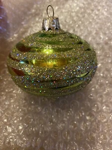 glass green and glitter swirl Christmas ornament - Picture 1 of 2