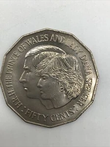 1981 AUSTRALIAN 50 CENT WEDDING PRINCE CHARLES AND LADY DI .CHOICE UNCIRCULATED - Picture 1 of 7