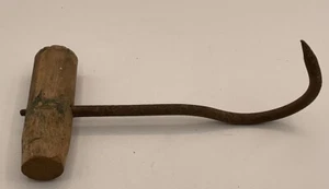 Vintage Wood Handle Ice Hay Meat Butcher's Hook Farming Livestock - Picture 1 of 4