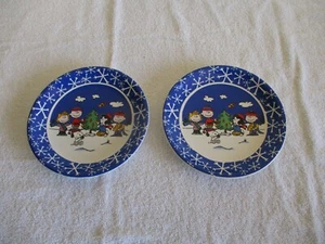 LOT OF TWO 10 INCH PEANUTS CHARLIE BROWN CHRISTMAS PLATES - Picture 1 of 6