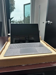 Microsoft Surface Laptop 5 13.5" Intel i5-1235U 8GB/256GB Touch - Picture 1 of 24