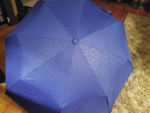 NWT Betsey Johnson Auto Open Umbrella ROYAL BLUE with GOLD accents! 42" Coverage