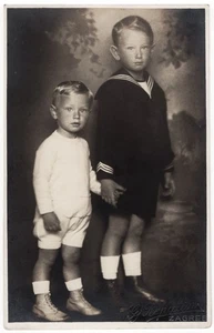 TWO BROTHERS, 1920's antique boy photo fashion history social life family +7510E - Picture 1 of 1