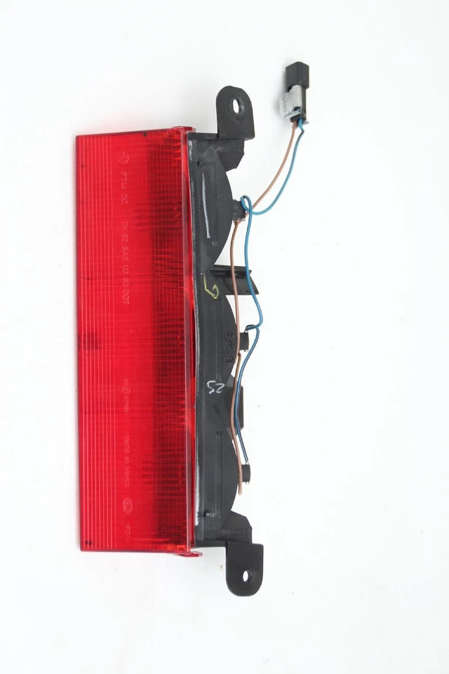 Zusatzbremsleuchte Chrysler PT CRUISER 05288748AD HELLA 09-2005 Foto 1 de 3