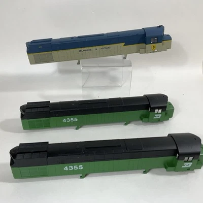 HO , YUGOSLAVIA , DIESEL LOCOMOTIVE B #4355 & Delaware Hudson Shell Parts Lot 3 - Image 1 of 4