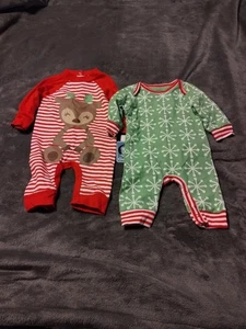 2***0-3 months Gerber 100% Cotton One piece Christmas Pajamas Reindeer Snowflake - Picture 1 of 11