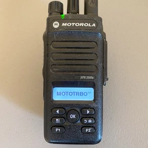 Motorola XPR3500e Radio AAH02RDH9VA1AN With Rechargeable Battery Walkie Talkie - Zdjęcie 1 z 13