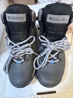 Size 7.5 - Columbia Newton Ridge Plus Waterproof - Quarry / Cool Wave - Womens - Image 1 of 4