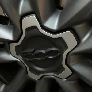 Coppetta Coprimozzo per Cerchi Originale Fiat 500X SPORT 735711361 - Foto 1 di 1