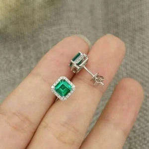 Pendientes de compromiso de plata 925 de diamantes creados en laboratorio y esmeraldas talla princesa de 2 quilates - Imagen 1 de 4