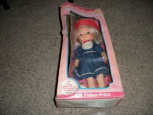 Muñeca My Friend Mandy #211 vintage 1981 de Fisher Price con sombrero rojo - Imagen 1 de 4