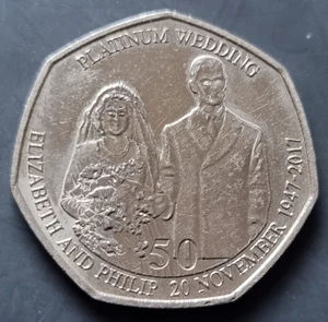 2017 Elizabeth & Philip Platinum Anniversary IOM 50p Coin Circulated EF Design 1 - Picture 1 of 2