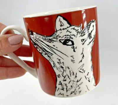 Taza Into the Wild Fox Cerámica Dibujada Orgánicamente Marrón Animal Creativo Prendas para el torso Divertidas Foto 1 de 4