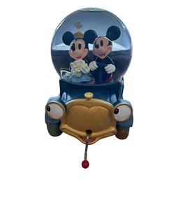 Zip a dee doo dah Topolino Musical Snow Globe (Mickey & Minnie in auto blu) - Foto 1 di 10