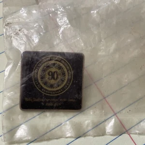 HARLEY DAVIDSON —90TH ANNIVERSARY— DAYTONA BIKE WEEK 1993VEST JACKET HAT PIN NIP - Picture 1 of 2