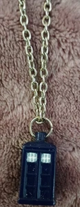 22" Doctor Who TARDIS Blue Police Box Pendant Necklace Geek Sci-Fi Fan Gift - Picture 1 of 3