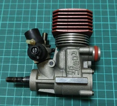 Motor de radiocontrol NOVAROSSI ROSSI CS 21 sin usar con punta de eje dañada - Imagen 1 de 4