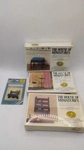 Lote De 4 Muebles Casa Muñecas Nuevo Banco, Estante, Candelabro, Máquina De Coser - Imagen 1 de 1