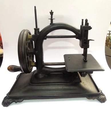 Ancienne petite machine à coudre Original Machine  Guhl & Harbeck - Photo 1/4