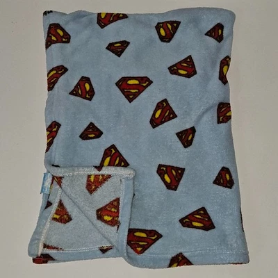 Cobertor de bebê de lã azul símbolo logotipo Superman 28x37 DC super-herói super-amigos - Imagem 1 de 4
