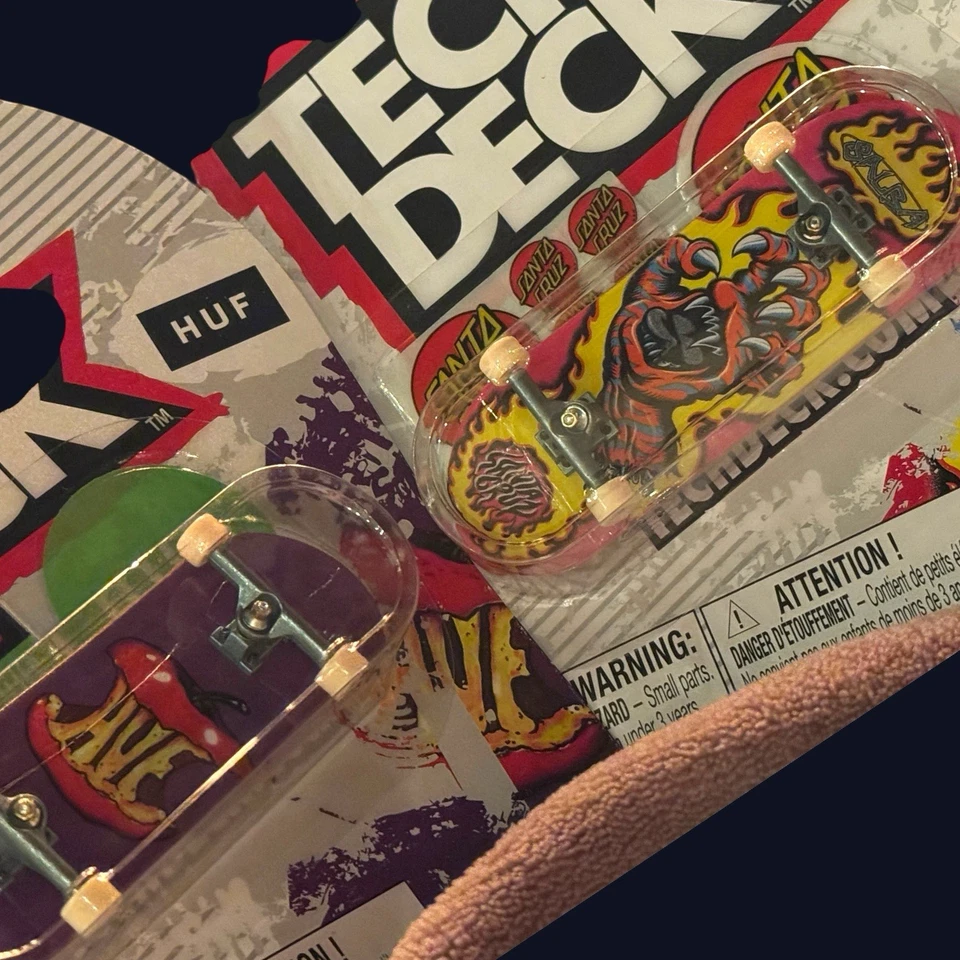 Tech Deck Fingerboards Lot of 2 – HUF Apple Core & Santa Cruz Screaming Hand NIB - Image 1 of 4
