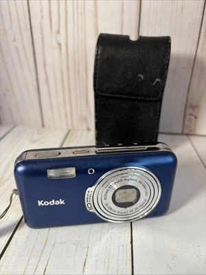 Kodak Easy Share V1003 10.0MP Digital Camera With  Battery And Case - Image 1 of 4