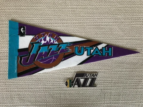 Utah Jazz Team Rubber Magnet & Mini Pennant Lot of 2 NBA 1994 Cover