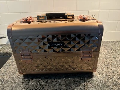 SHANY Premier Fantasy Professional Makeup Train Case. - Image 1 of 4