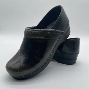 Sanita Closed Back Clogs Size 38 Green And Black Leather US 8.5 Comfort Slip On - Picture 1 of 13