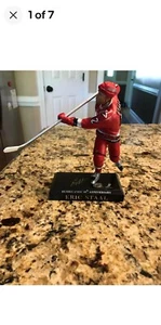 Eric Staal Limited Edition Figurine - Caolina Hurricanes – 04158 OF 10000 - Picture 1 of 8