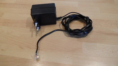 Netzteil Netzgerät AC DC Adaptor KG3B-9-300D+9-150DU  9V 300mA  2,7VA 150mA n820 - Bild 1 von 4