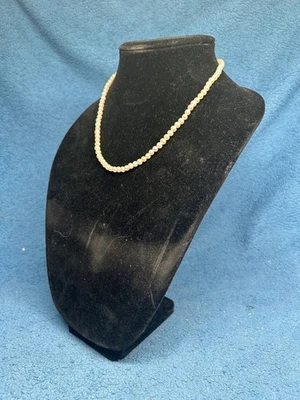 Precioso Collar de Perlas Rosalina con Cierre de Oro 14K 18" 17 gramos Foto 1 de 4