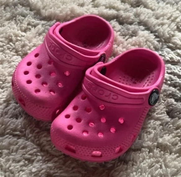 Crocs bebé talla 2 Foto 1 de 2