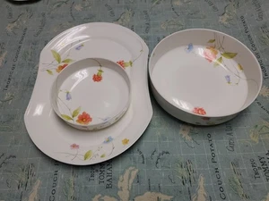Mikasa 'Just Flowers 9" Veggie bowl + 15" Platter + 6" Bowl *VG* - Picture 1 of 10