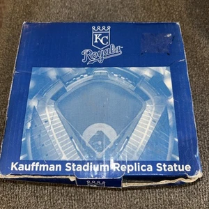 Kauffman Stadium Replica Statue, Kansas City Royals SGA 16.05.2009 - Bild 1 von 6
