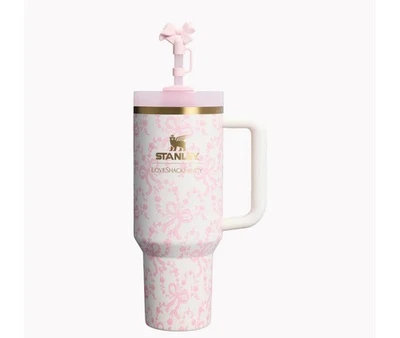 Vaso Stanley 1913 x LoveShackFancy Holiday H2.0 40 OZ - Coquette Bow Chantilly - Imagen 1 de 3