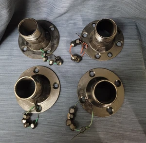 TRIUMPH TR2 - TR6 Juego de 4 bujes de rueda de alambre usados con tuercas - Imagen 1 de 8