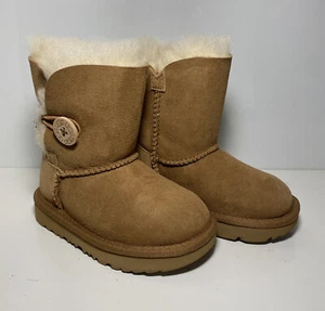 UGG Bailey Button II Toddler Chestnut Twinface Sheepskin Boot Size 9C (1017400T) - Picture 1 of 8