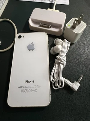 Vintage  Apple iPhone 4S 32GB (A1837) – Original Charger, Dock & Extra Cable - Image 1 of 4