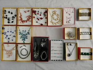 Nuovo Lotto Confezione 16 Big Box Negozio Gioielli Orecchino Collana Bracciale Spilla 500 - Foto 1 di 12