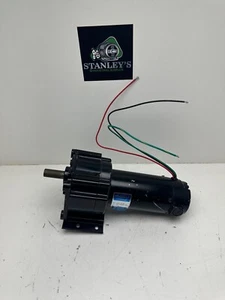 Leeson M1125072.00 Permanent Magnet Gearmotor 90VDC 1/8 HP 29:1 Ratio New - Picture 1 of 4